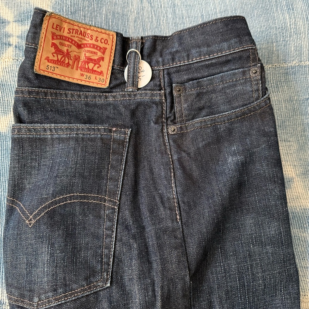 Levi’s men’s 513 size 36x30, never worn! Dark blue 100% cotton, no stretch